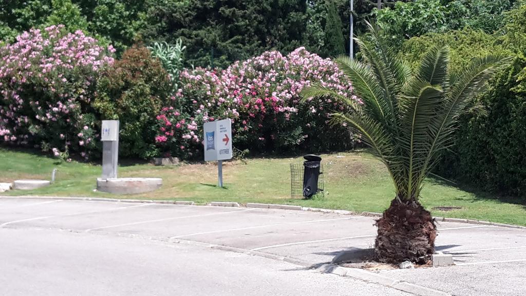 Ibis Budget Marseille Est Porte D'Aubagne Marselha Exterior foto